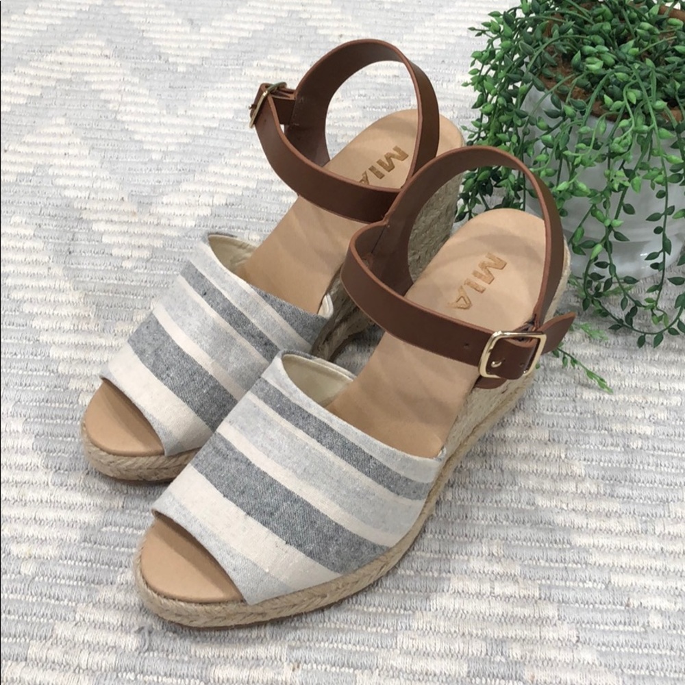 MIA wedges - Picture 3 of 10